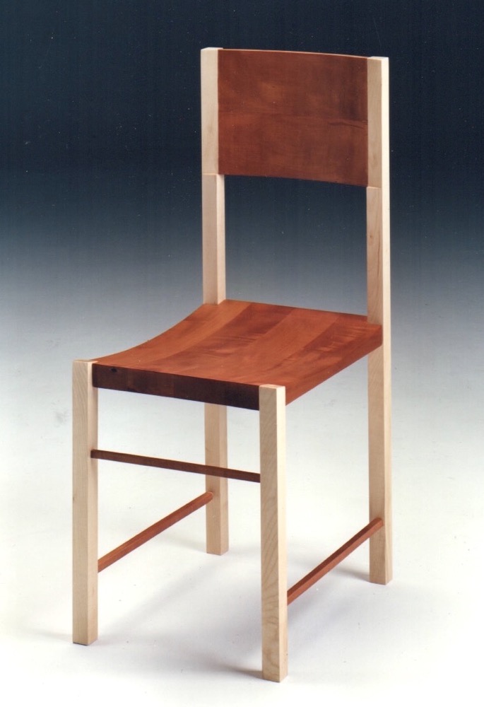 Cavea chair in maple and pear