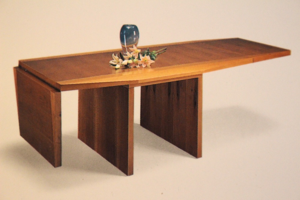 Giotto table in walnut 2