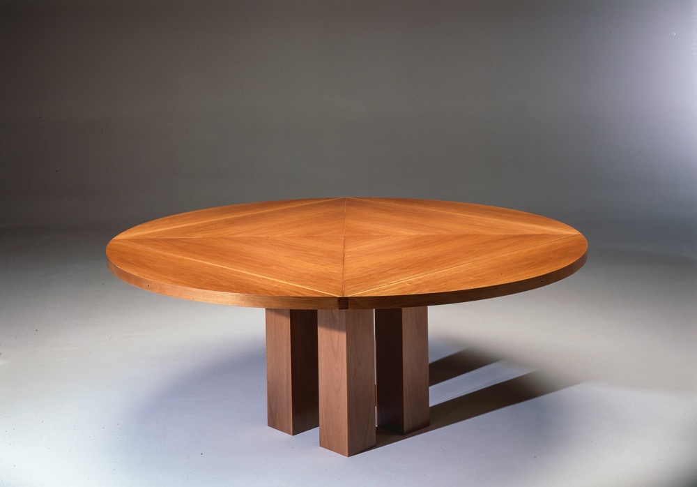 Micene table in walnut 2