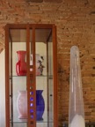 Micene glass-cupboard in cherry wood 1