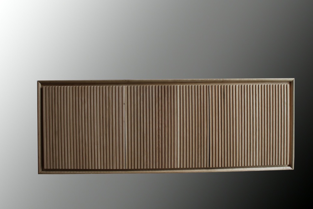 Fuga suspended sideboard in oak 1