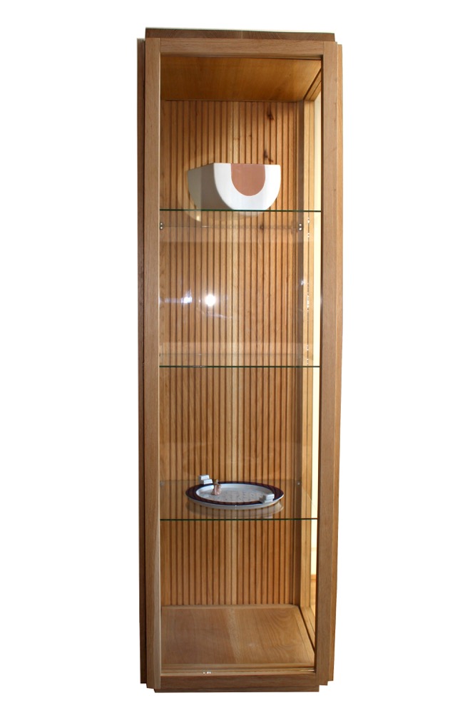 Fuga glass-cupboard in oak 1