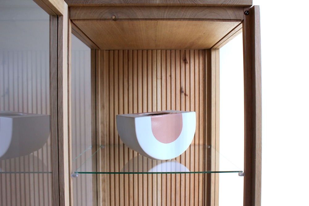 Fuga glass-cupboard in oak 3