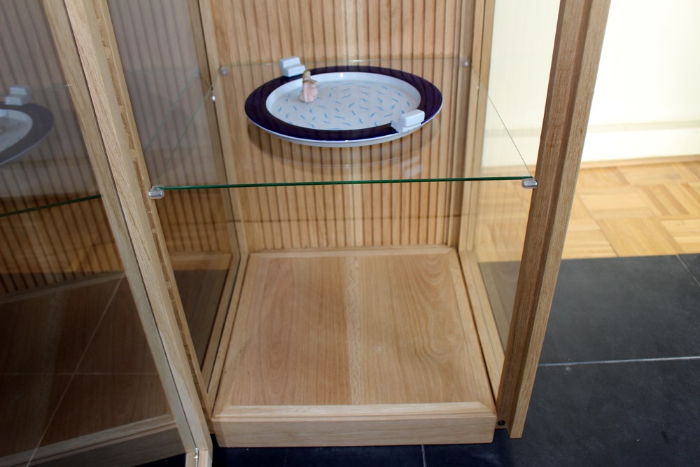 Fuga glass-cupboard in oak 4